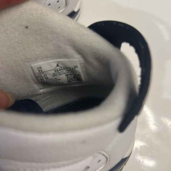 Used - Picture 2 of 4